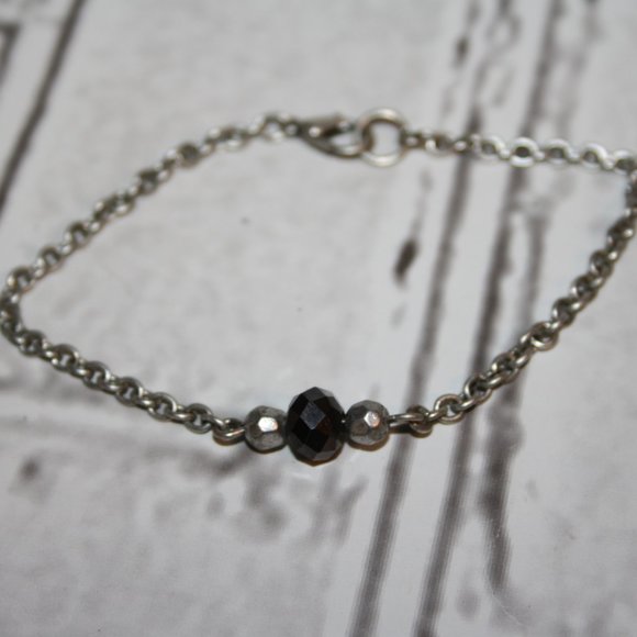 Beautiful silver chain bracelet with silver and black crystal beads 7.25" - Picture 1 of 3
